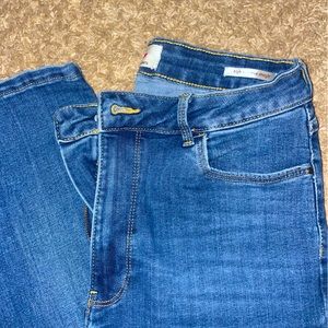 Wrangler High Rise True Straight Fit Jean